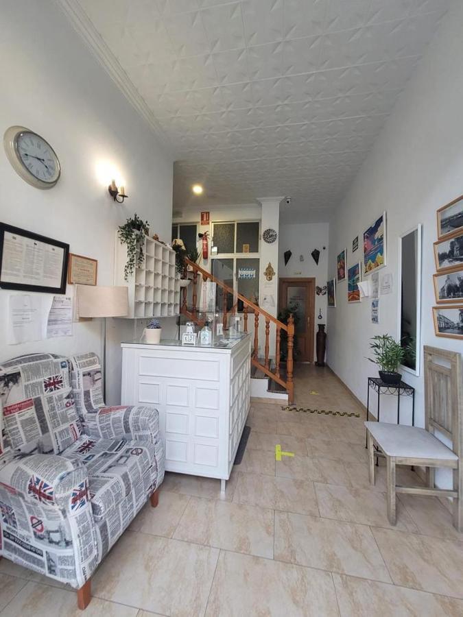 Hostal Mediterraneo ตอร์เรเดลมาร์ ภายนอก รูปภาพ
