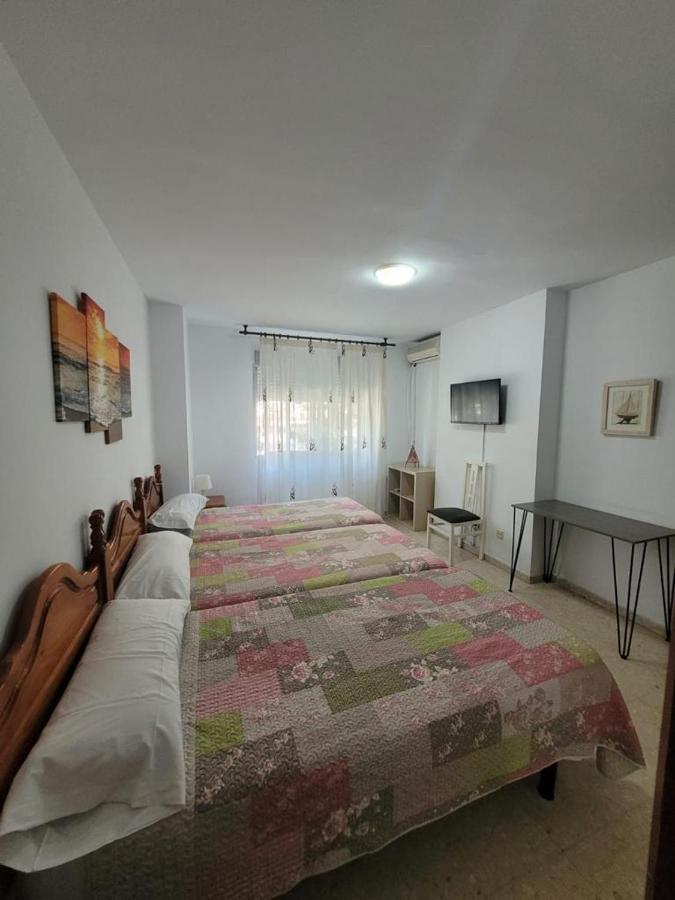 Hostal Mediterraneo ตอร์เรเดลมาร์ ภายนอก รูปภาพ