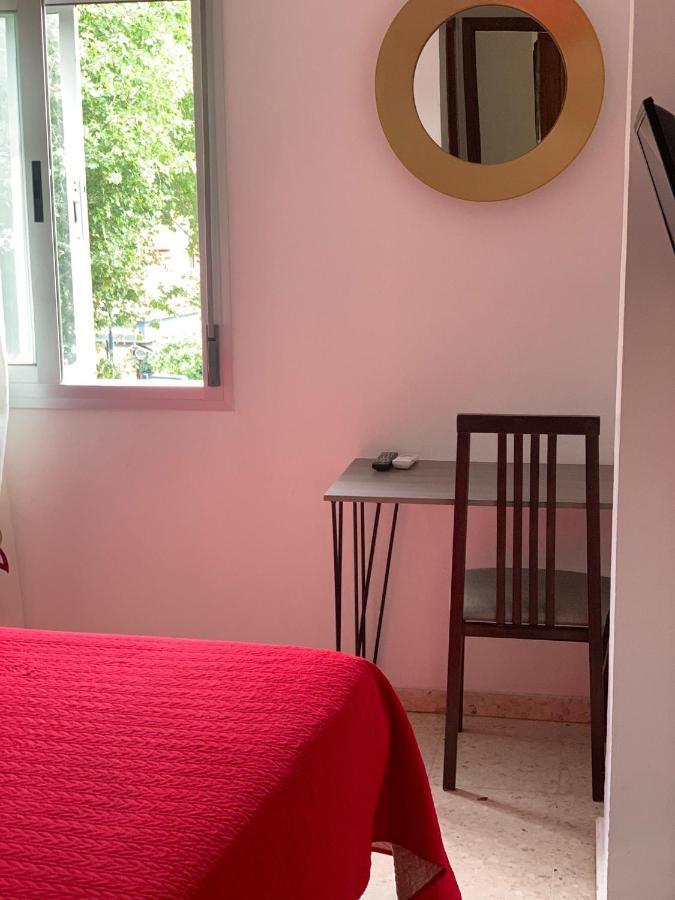 Hostal Mediterraneo ตอร์เรเดลมาร์ ภายนอก รูปภาพ